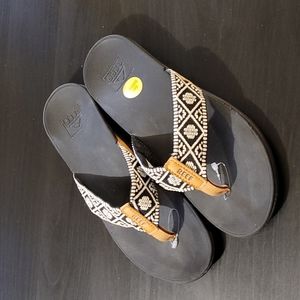 Reef Sandals with arch support , size 7